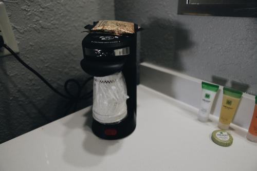 all seasons inn and suites