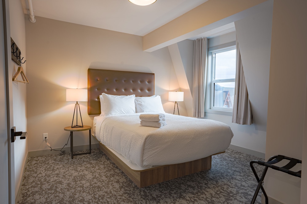 basecamp suites banff