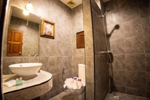 ricos patong residence