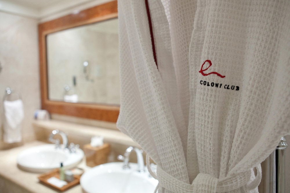 colony club by elegant hotels