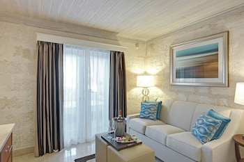 colony club by elegant hotels