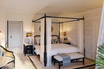 colony club by elegant hotels