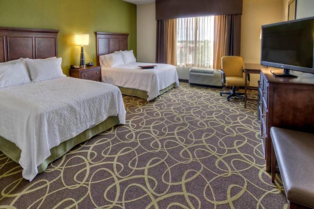 hampton inn and suites rochester downtown