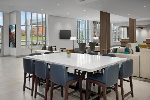 hilton garden inn florence cincinnati airport south