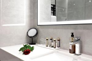 grand plaza hotel and congress centre