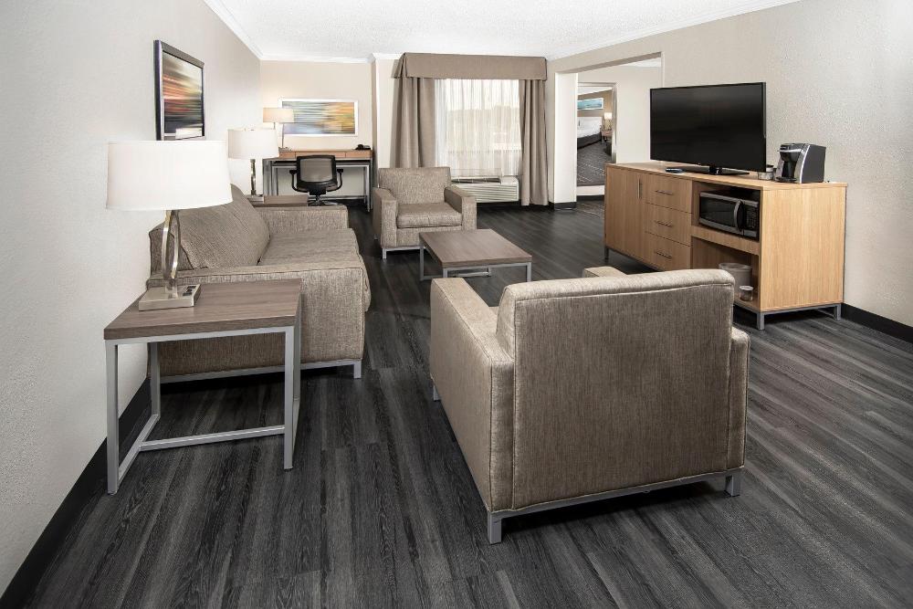 holiday inn greenville by ihg