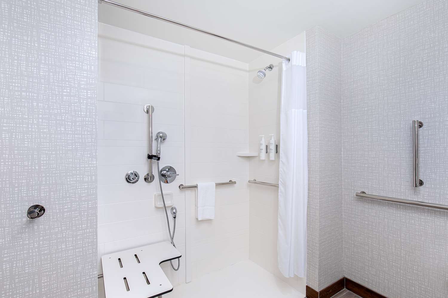 hampton inn albertville