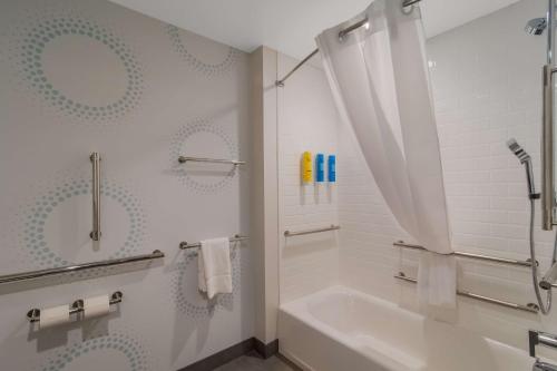 tru by hilton wilson