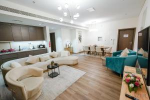 azur regency hotel apartment