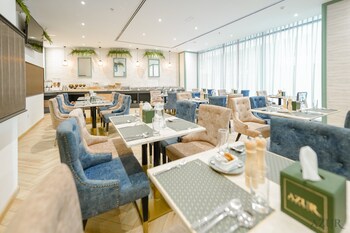 azur regency hotel apartment