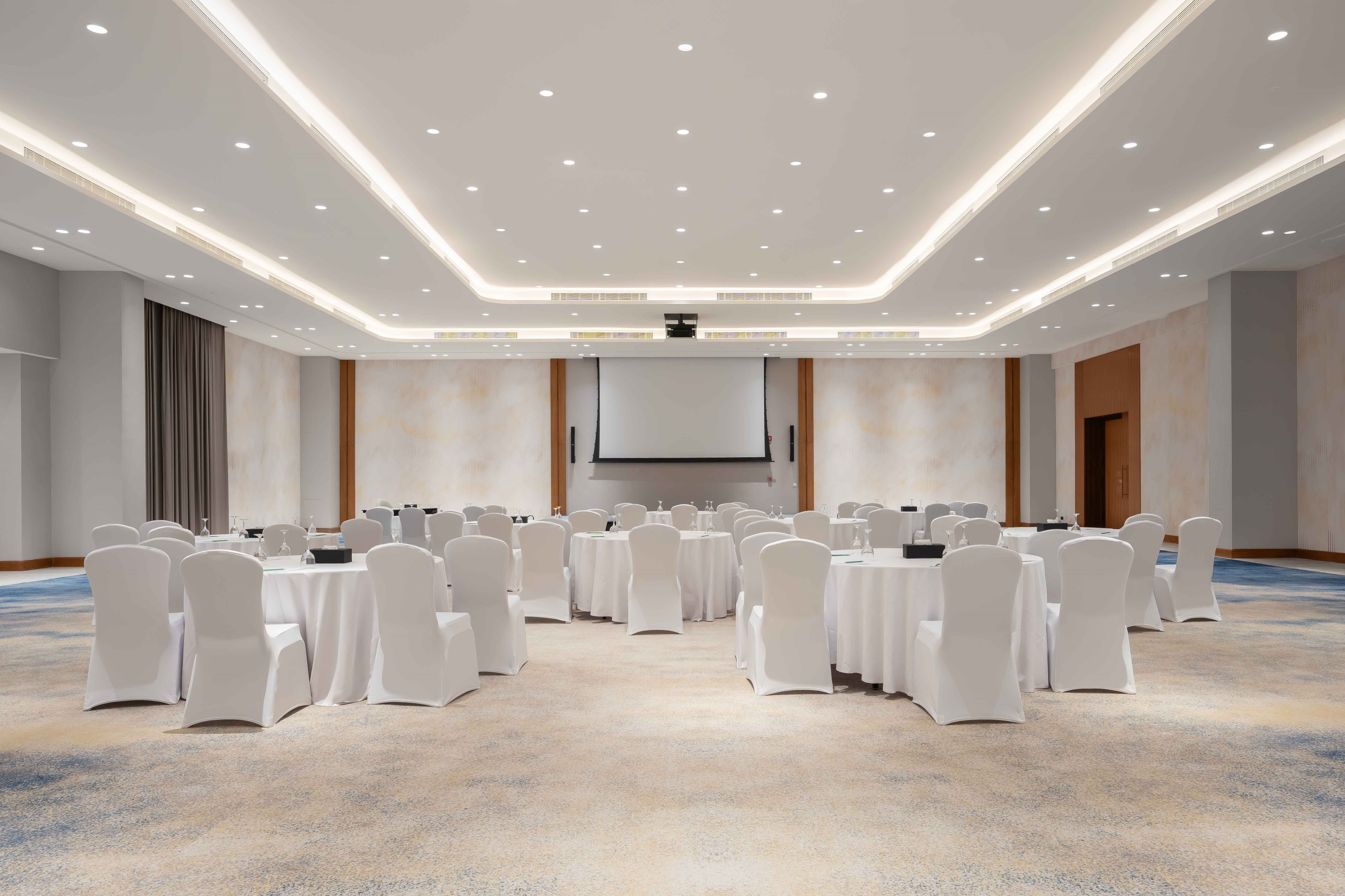 holiday inn riyadh business district an ihg hotel