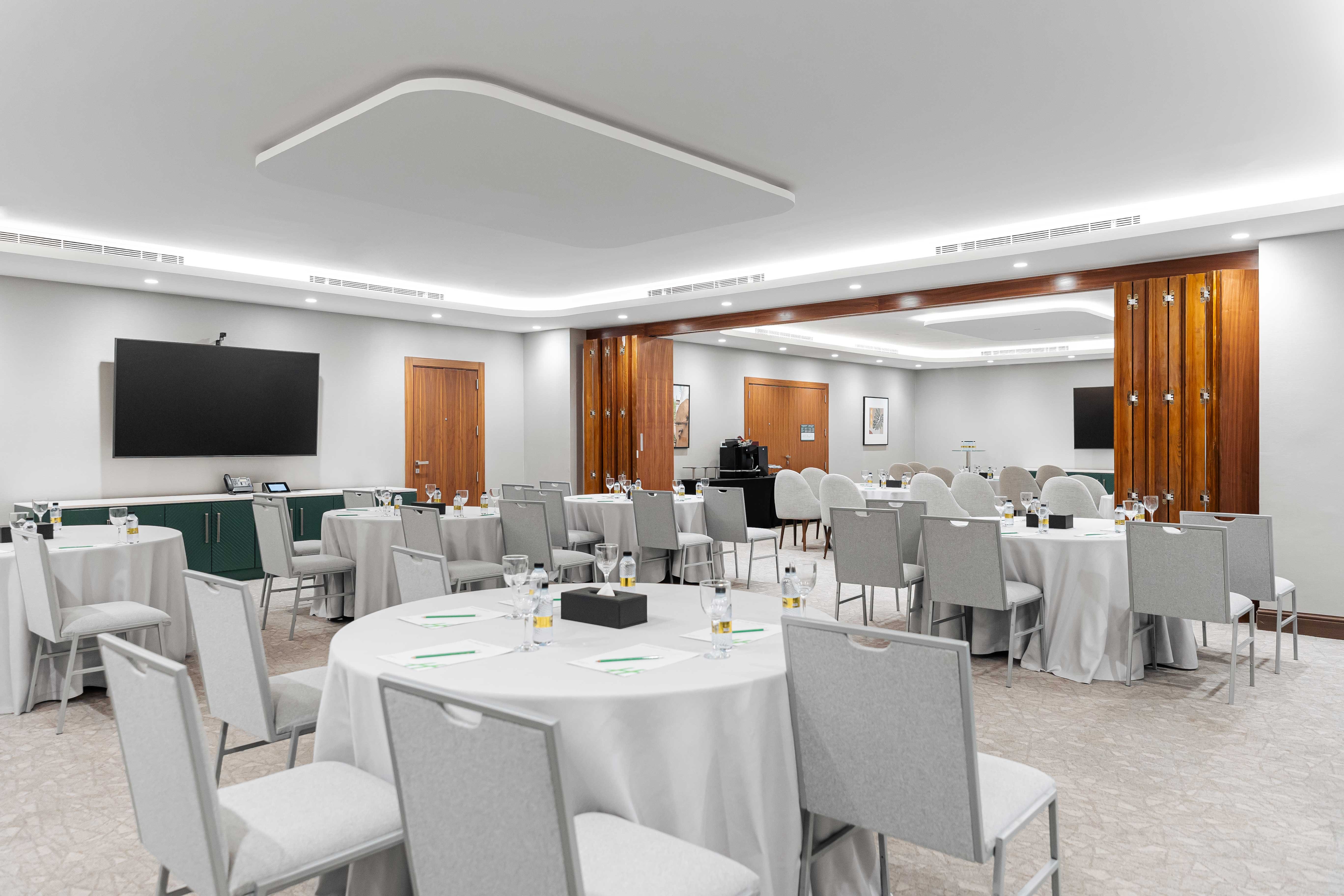 holiday inn riyadh business district an ihg hotel