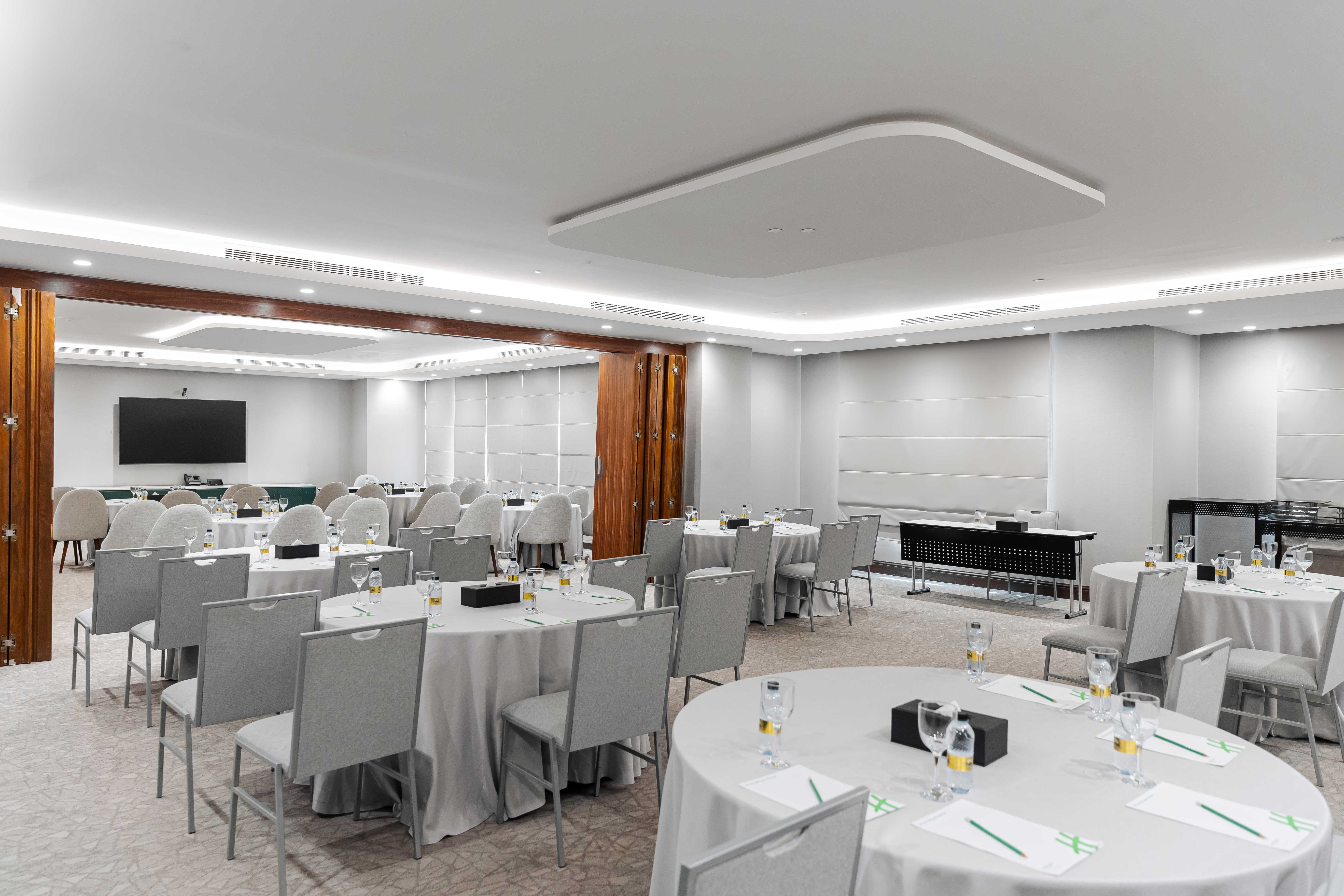 holiday inn riyadh business district an ihg hotel