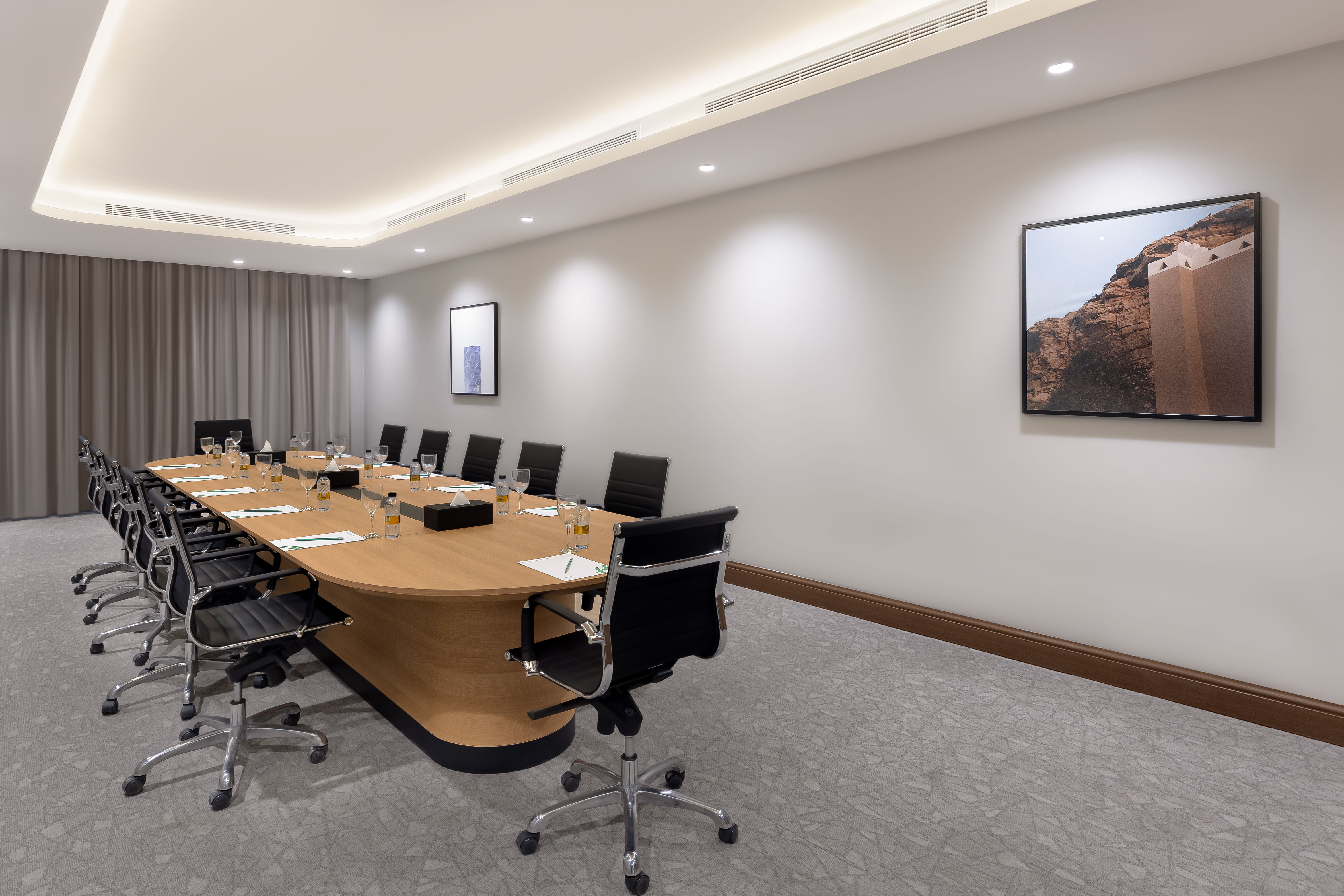 holiday inn riyadh business district an ihg hotel