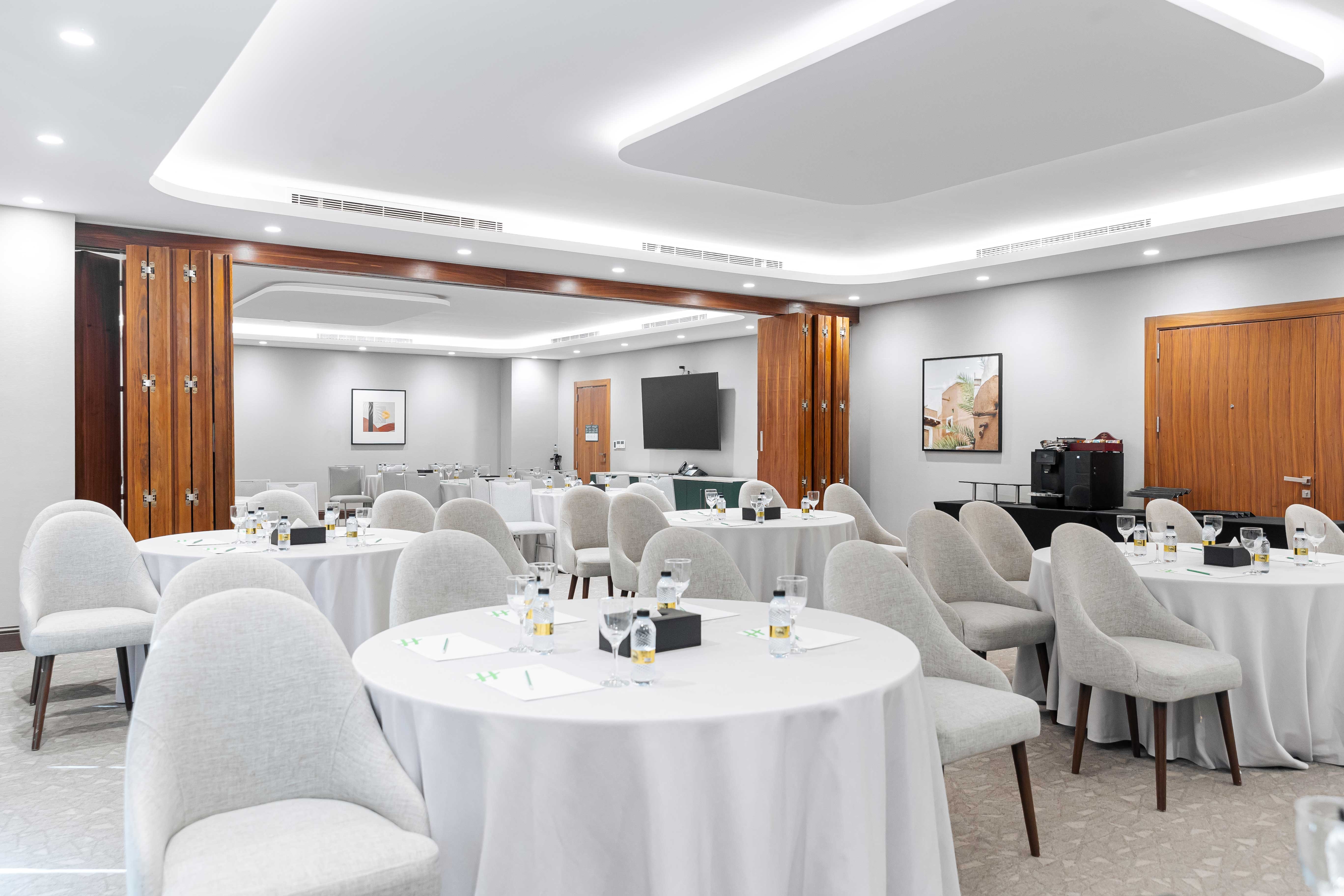 holiday inn riyadh business district an ihg hotel