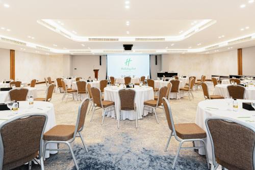 holiday inn riyadh business district an ihg hotel