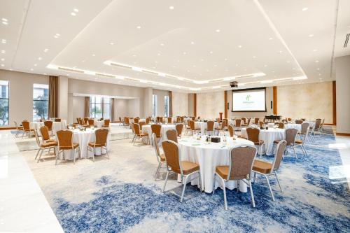 holiday inn riyadh business district an ihg hotel