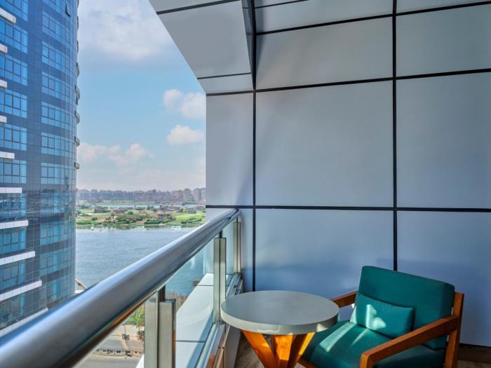 hilton cairo nile maadi