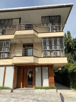 The Peace River Kwai,,3 star