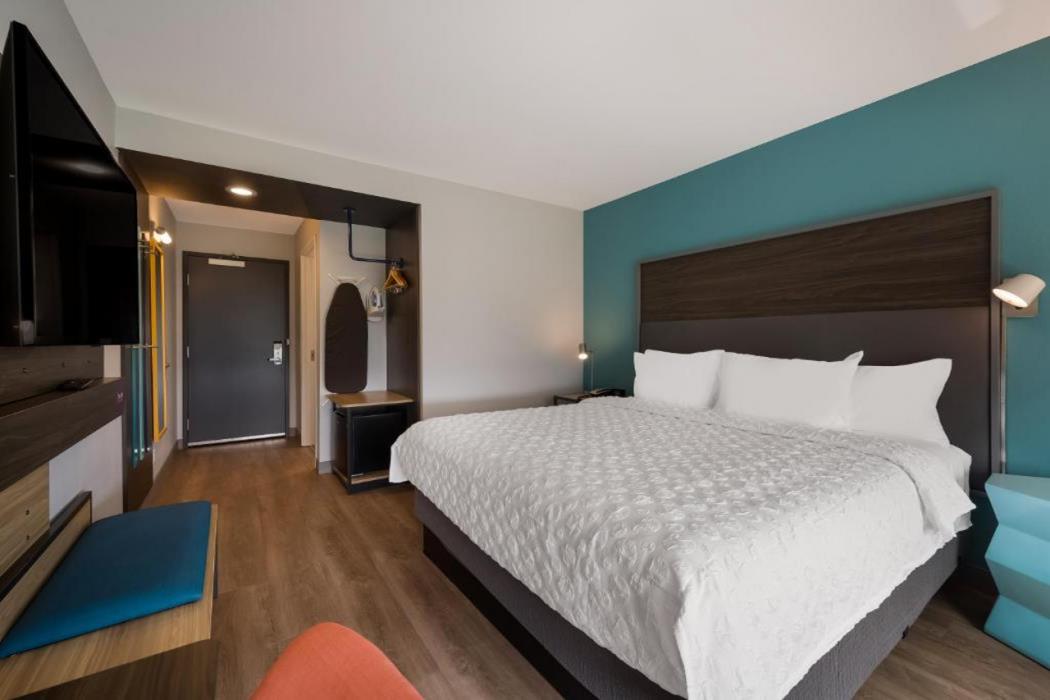 tru by hilton novi detroit