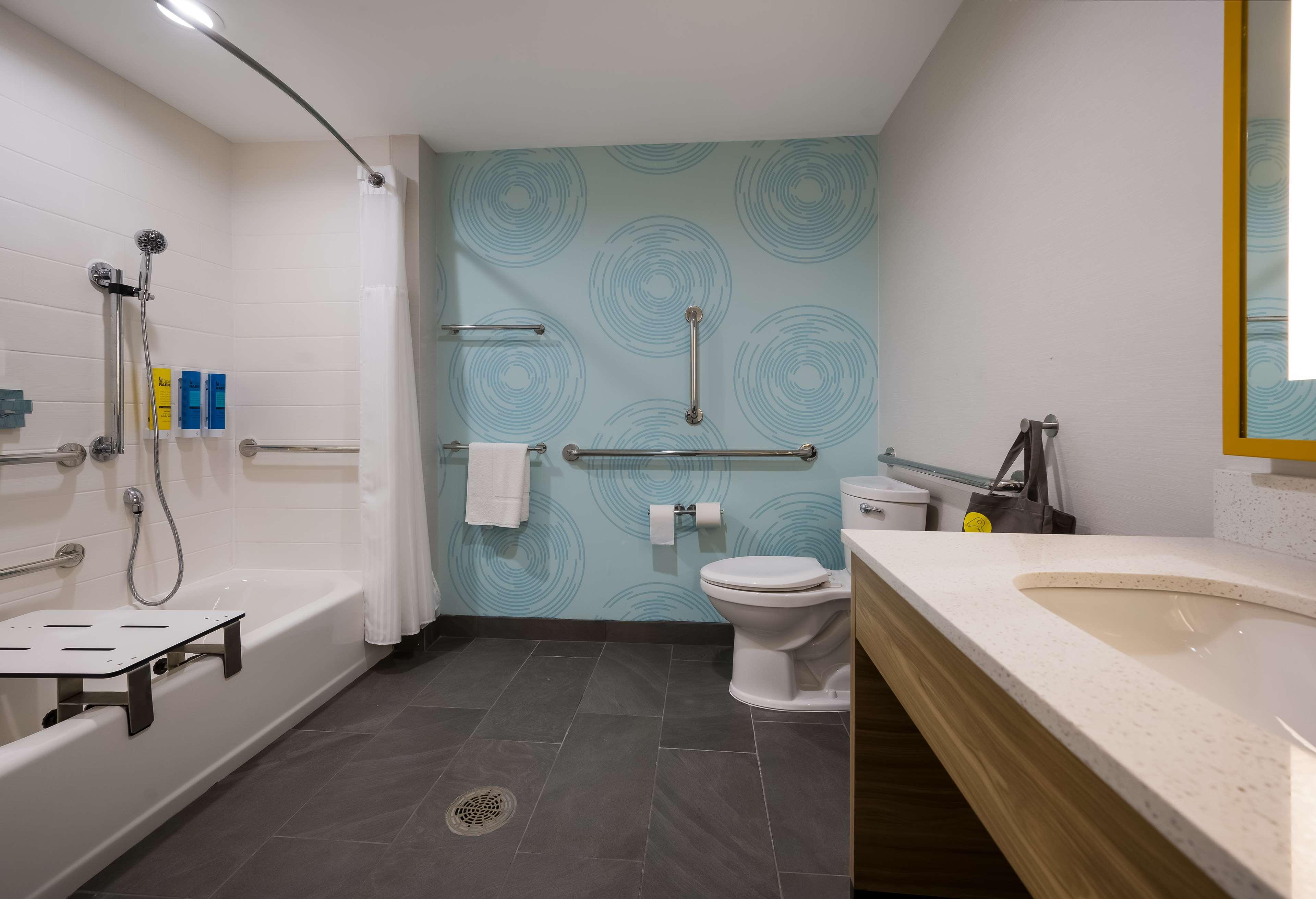 tru by hilton novi detroit