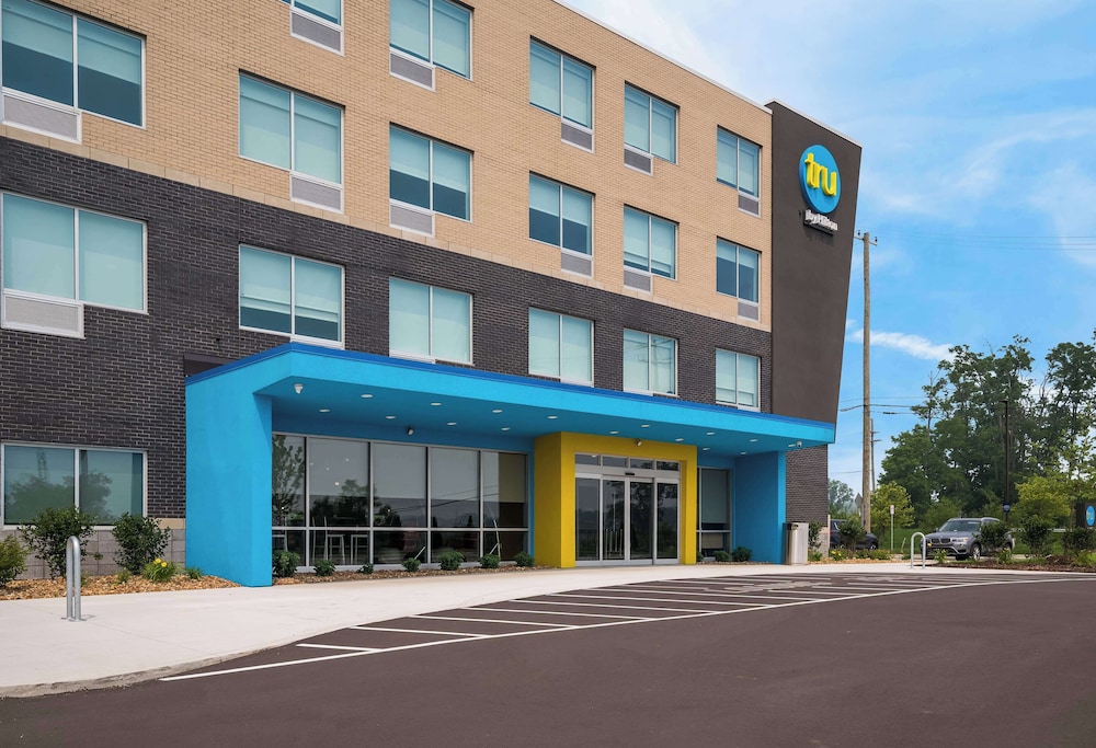 tru by hilton novi detroit