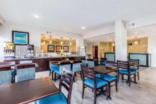 quality inn palm beach international airport