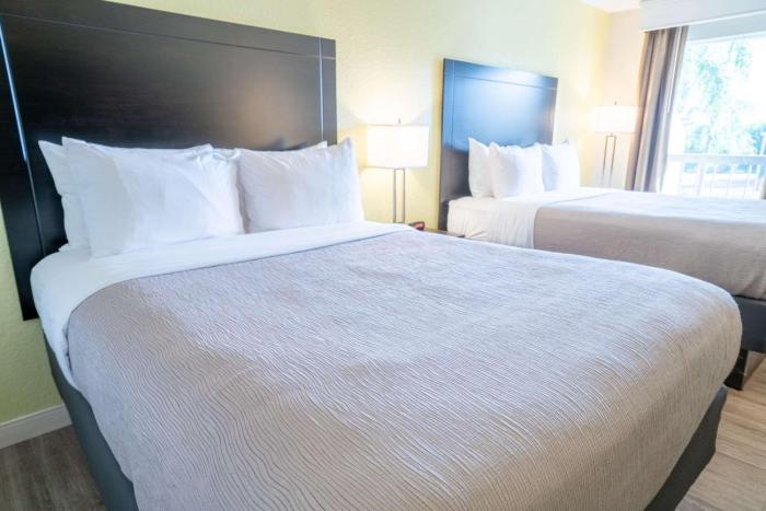 quality inn palm beach international airport