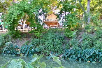 9 sons rio cibolo birdhouse cabin