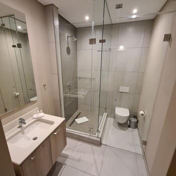 menlyn maine luxury rentals