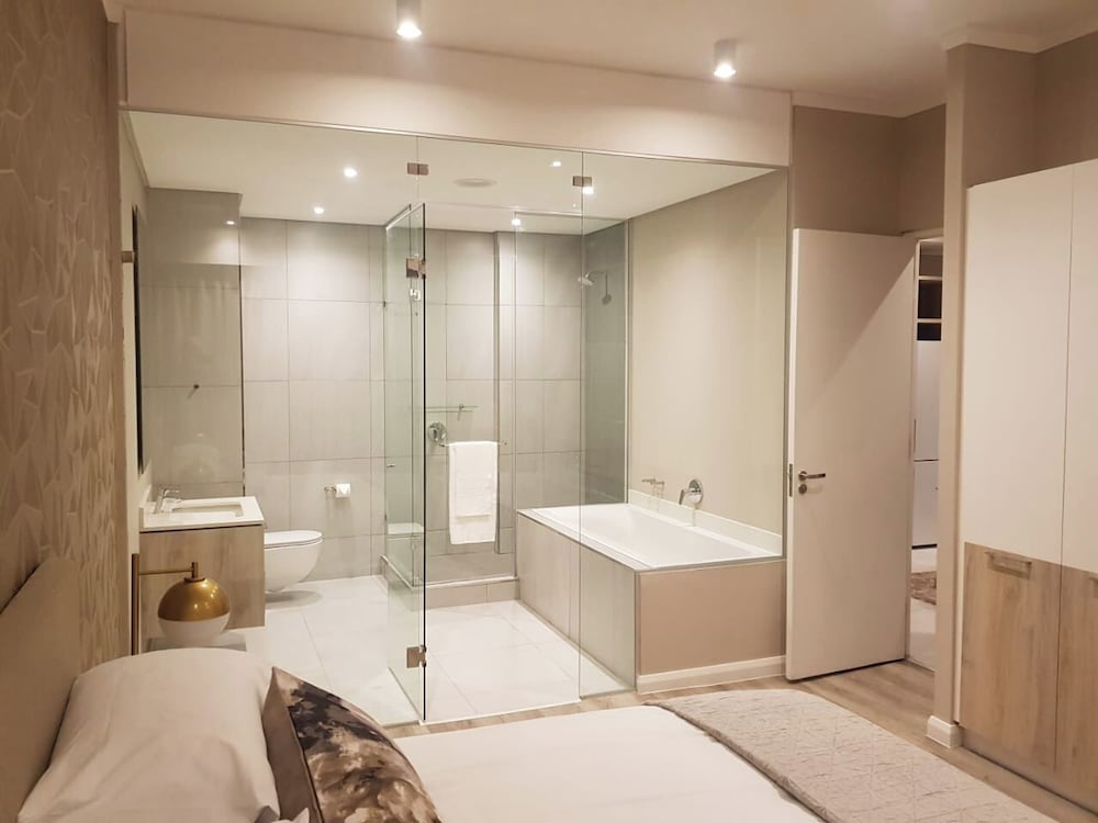 menlyn maine luxury rentals