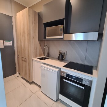 menlyn maine luxury rentals