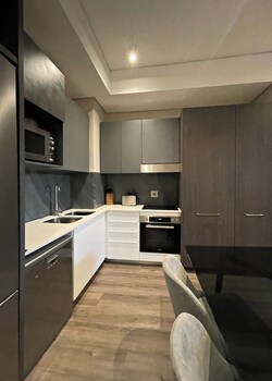 menlyn maine luxury rentals