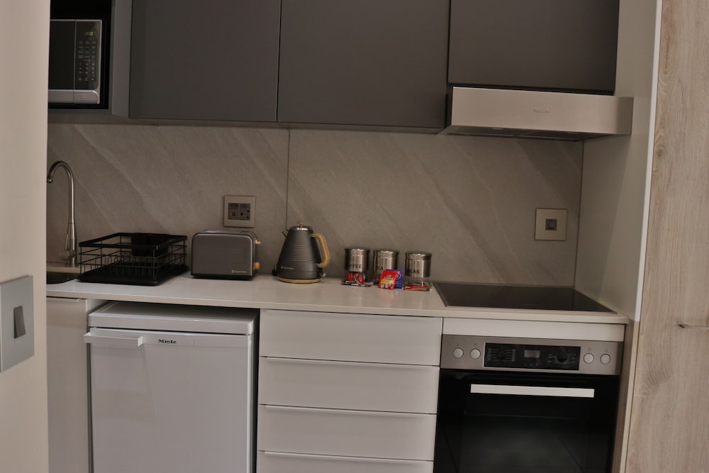 menlyn maine luxury rentals
