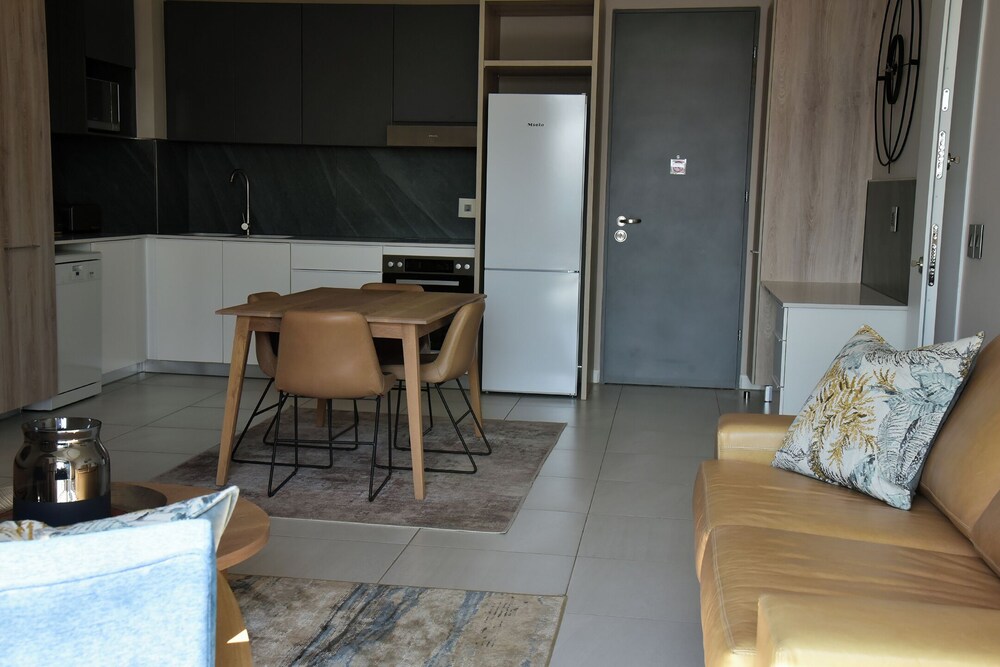 menlyn maine luxury rentals