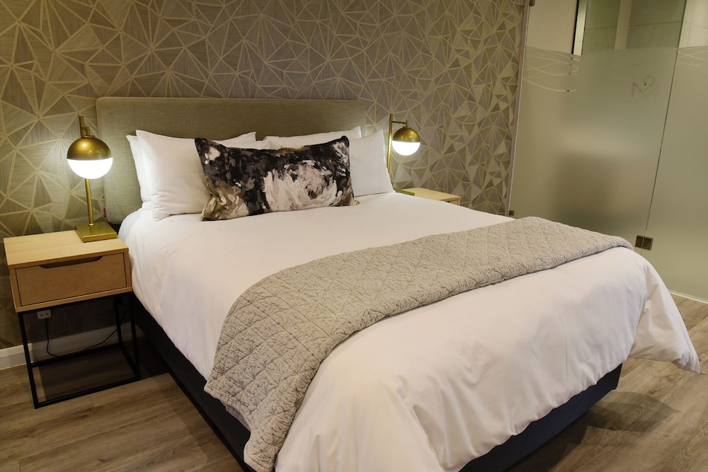 menlyn maine luxury rentals