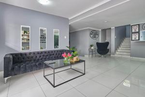 inn and out sandton