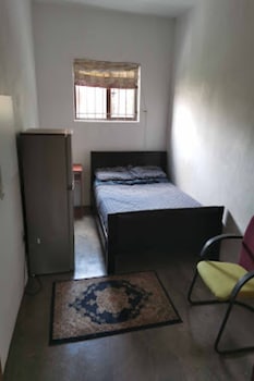 white house backpackers