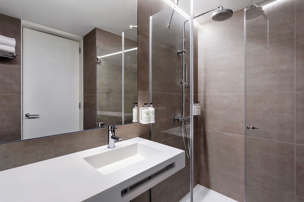 b and b hotel famalicao