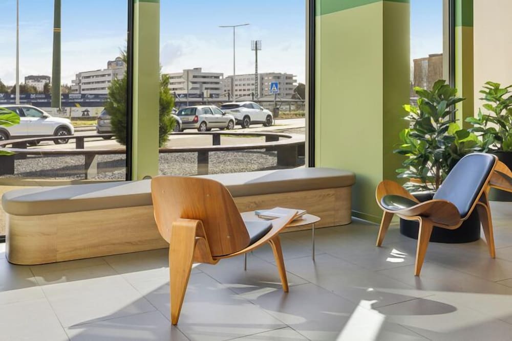 b and b hotel famalicao
