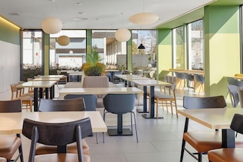 b and b hotel famalicao