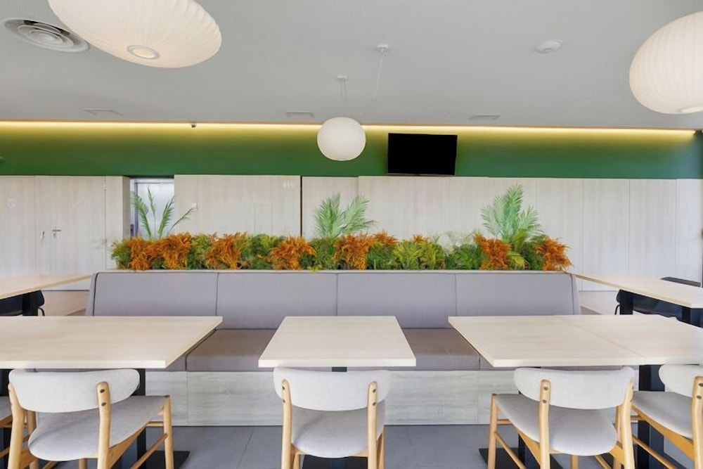 b and b hotel famalicao