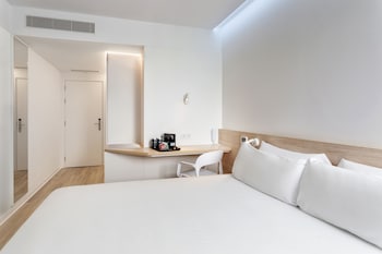 b and b hotel famalicao