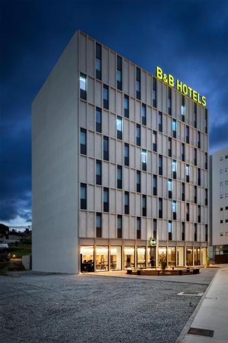 b and b hotel famalicao