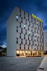 b and b hotel famalicao