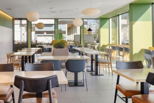 b and b hotel famalicao