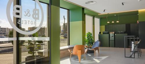 b and b hotel famalicao