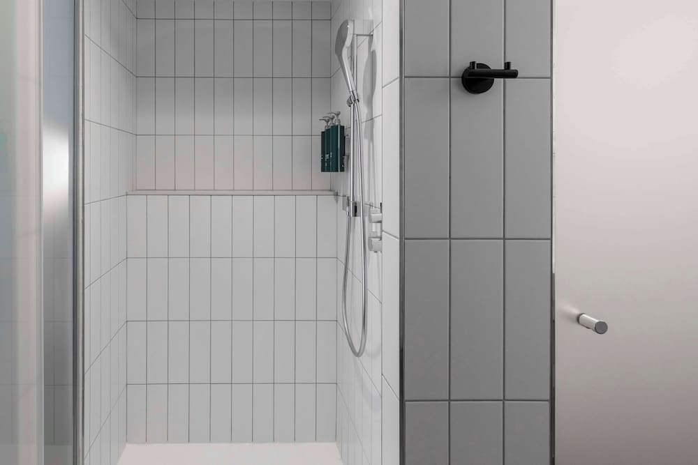 hilton garden inn marseille provence airport