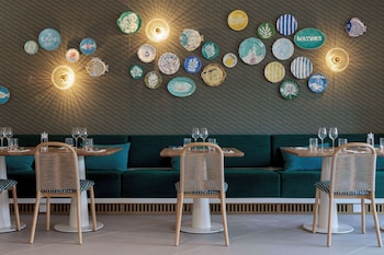 hilton garden inn marseille provence airport