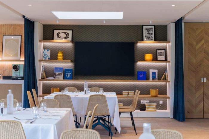 hilton garden inn marseille provence airport